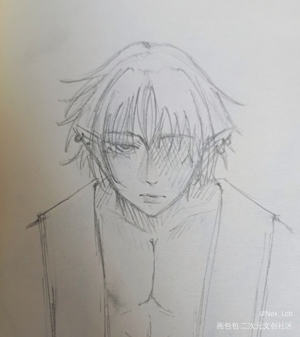 摸鱼_铅笔摸鱼页摸鱼绘画作品