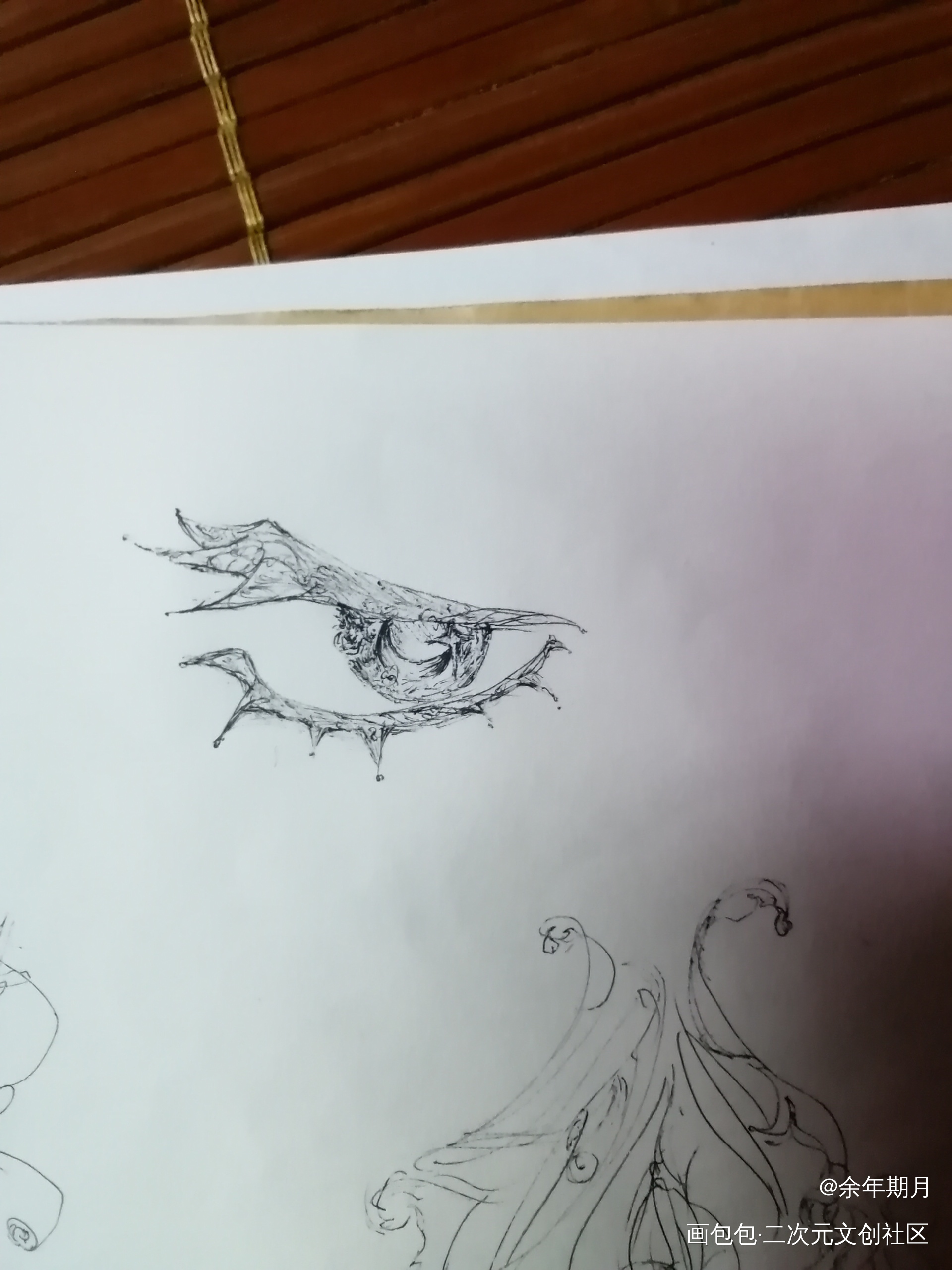 摸鱼_黑白简笔摸鱼页手绘绘画作品