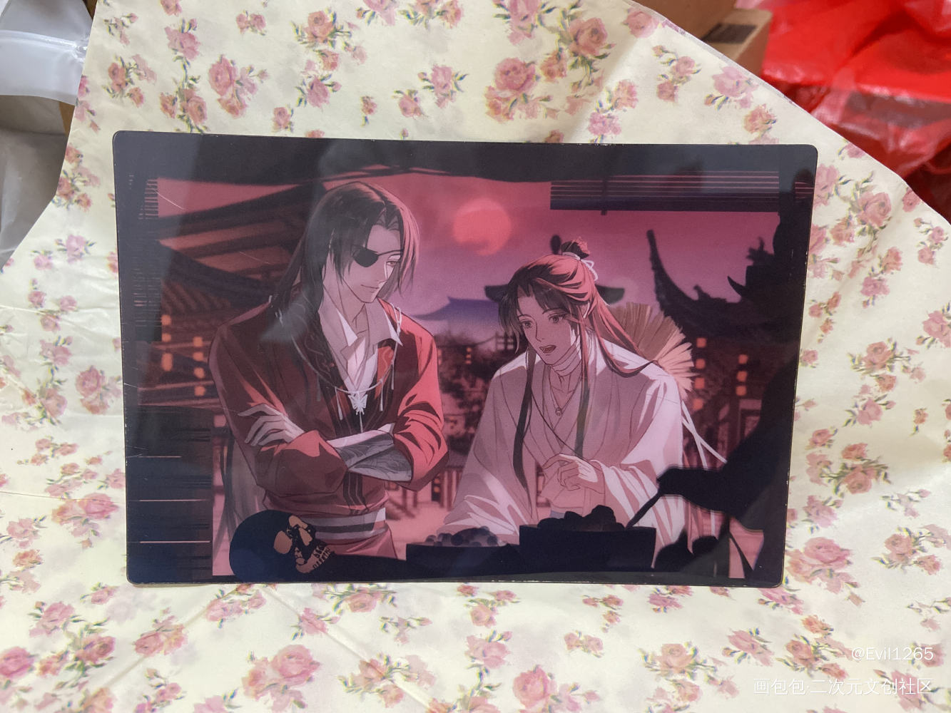 紧紧盯着老婆嘿嘿_天官赐福无料返图绘画作品