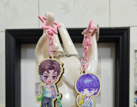 做好的韩楚挂件_绘画作品